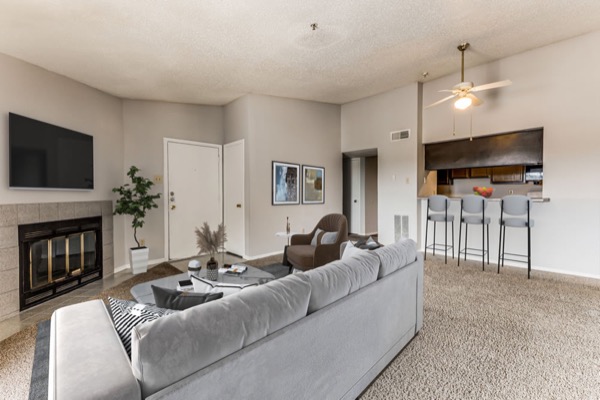 Solaire community pool