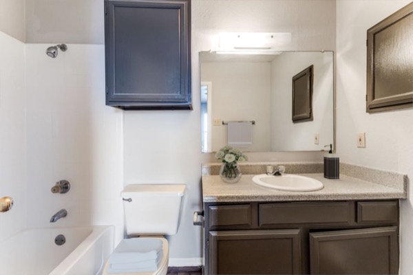 Solaire outdoor amenities